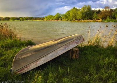 Boat on Shore at Bow Mar Lake 01